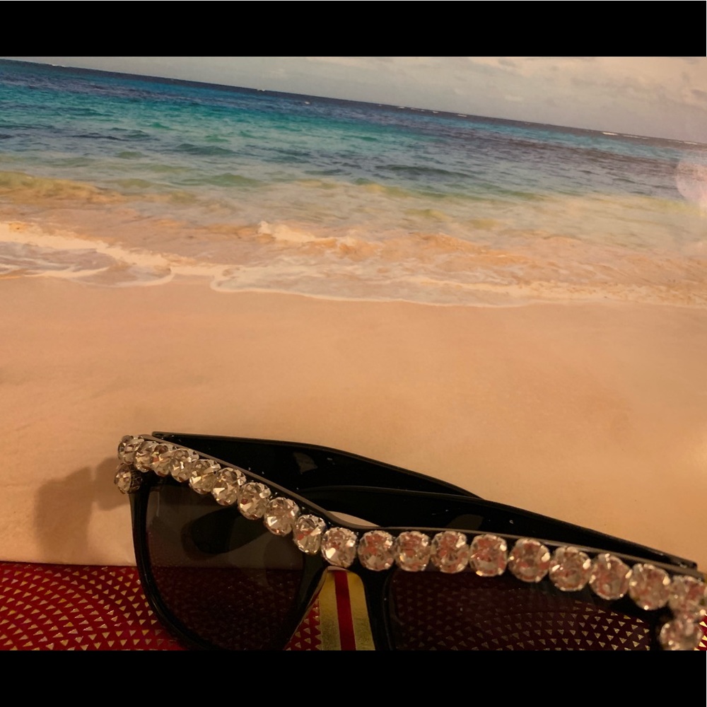 RHINESTONE STUDDED SHADES